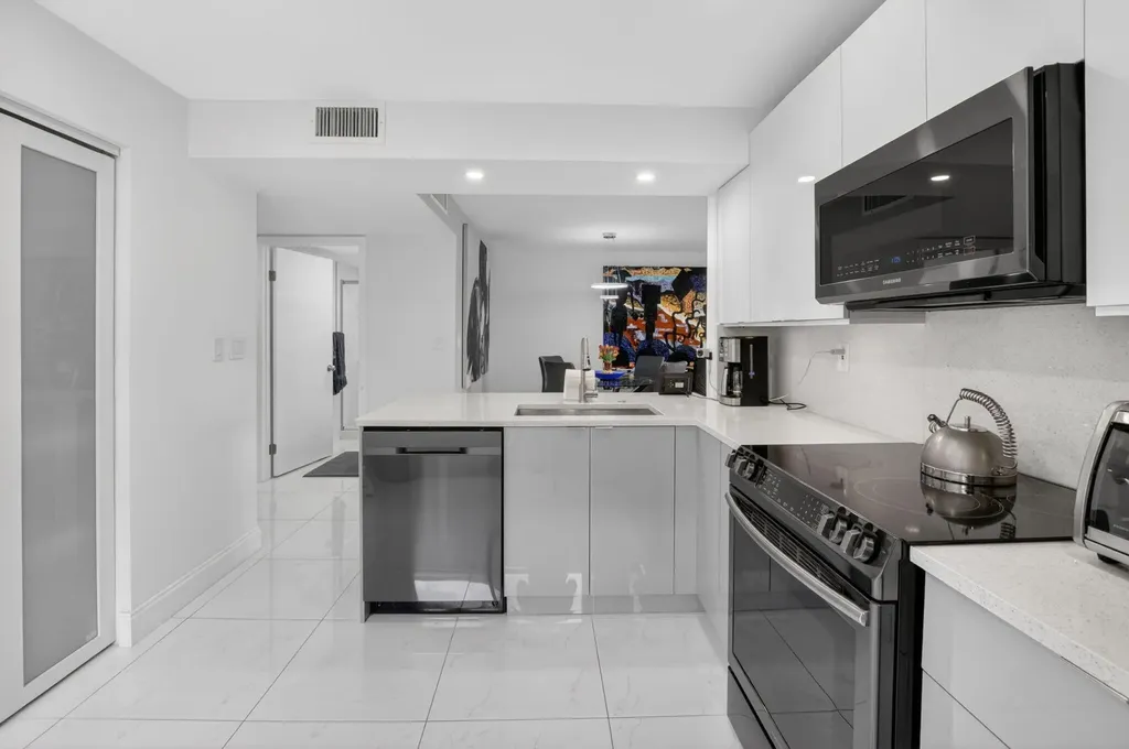 15401 Pembridge Avenue Delray Beach FL 33484