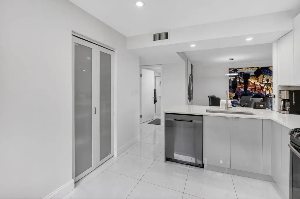 15401 Pembridge Avenue Delray Beach FL 33484