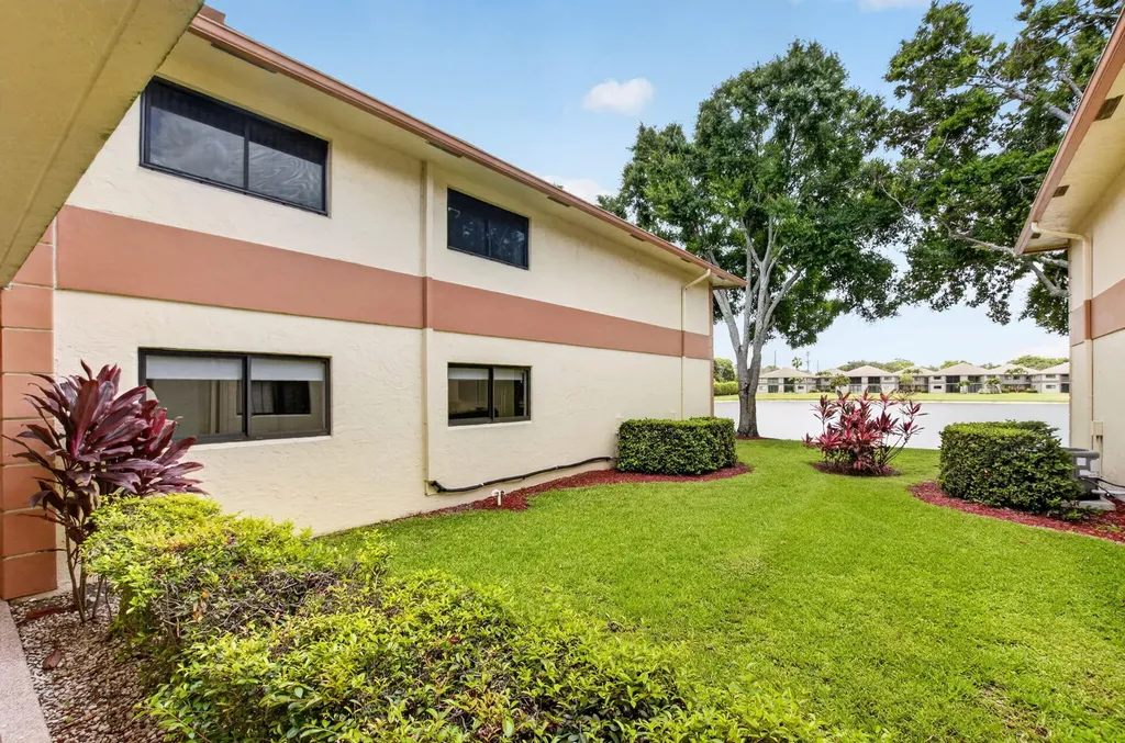 15401 Pembridge Avenue Delray Beach FL 33484