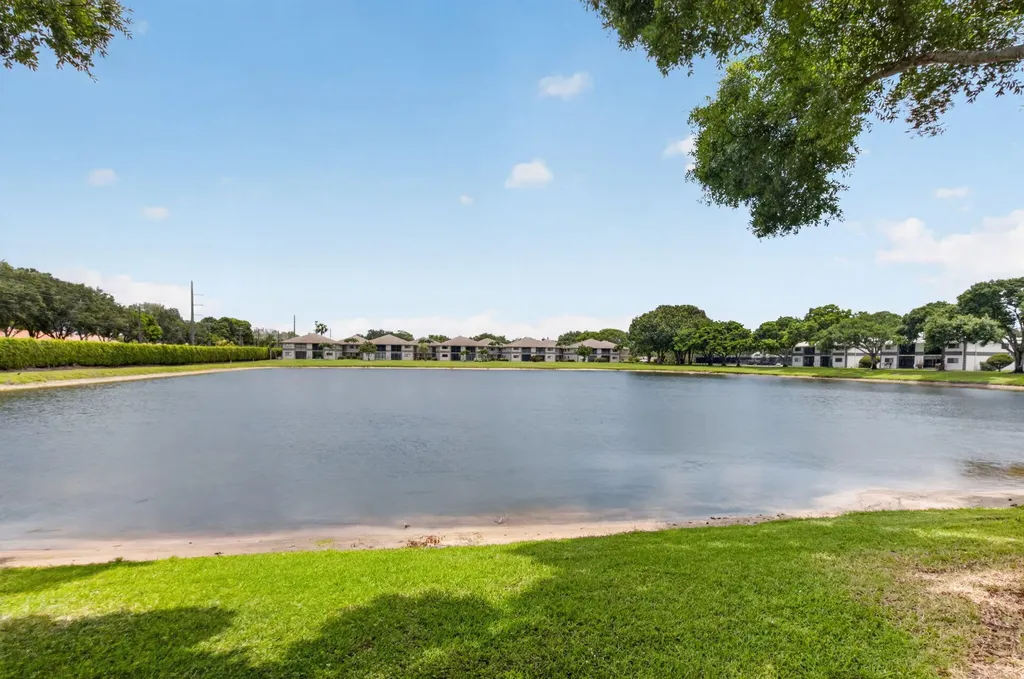 15401 Pembridge Avenue Delray Beach FL 33484