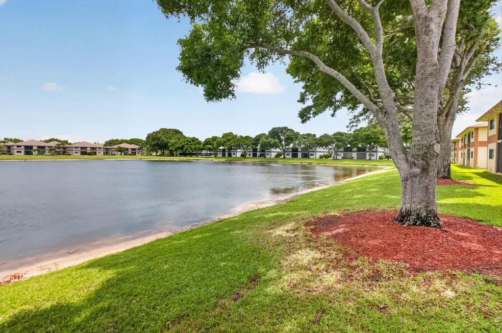 15401 Pembridge Avenue Delray Beach FL 33484