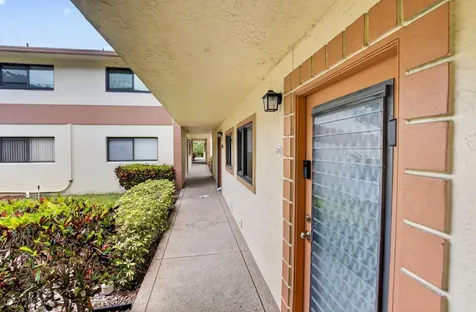 15401 Pembridge Avenue Delray Beach FL 33484
