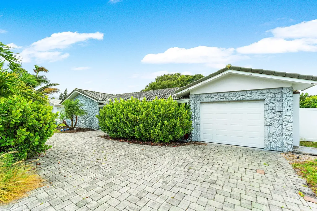 581 NW 13th Drive Boca Raton FL 33486