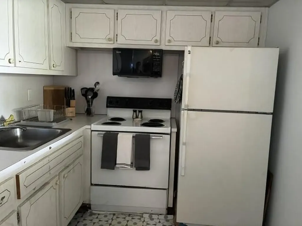 620 Horizon W Boynton Beach FL 33435