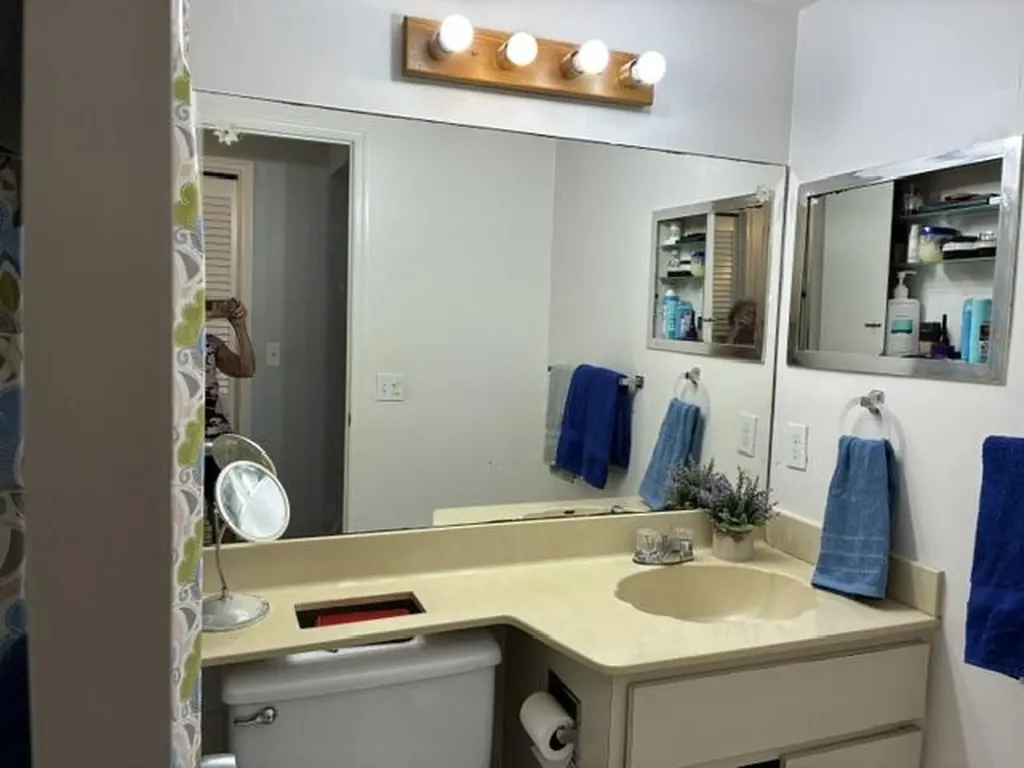 620 Horizon W Boynton Beach FL 33435