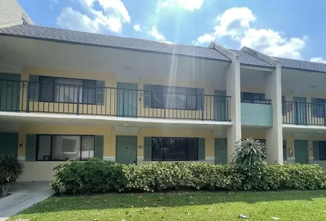 1811 Meadows Circle W Boynton Beach FL 33436