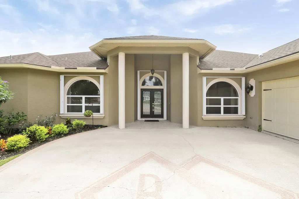 164 SE Osprey Ridge Port St Lucie FL 34984