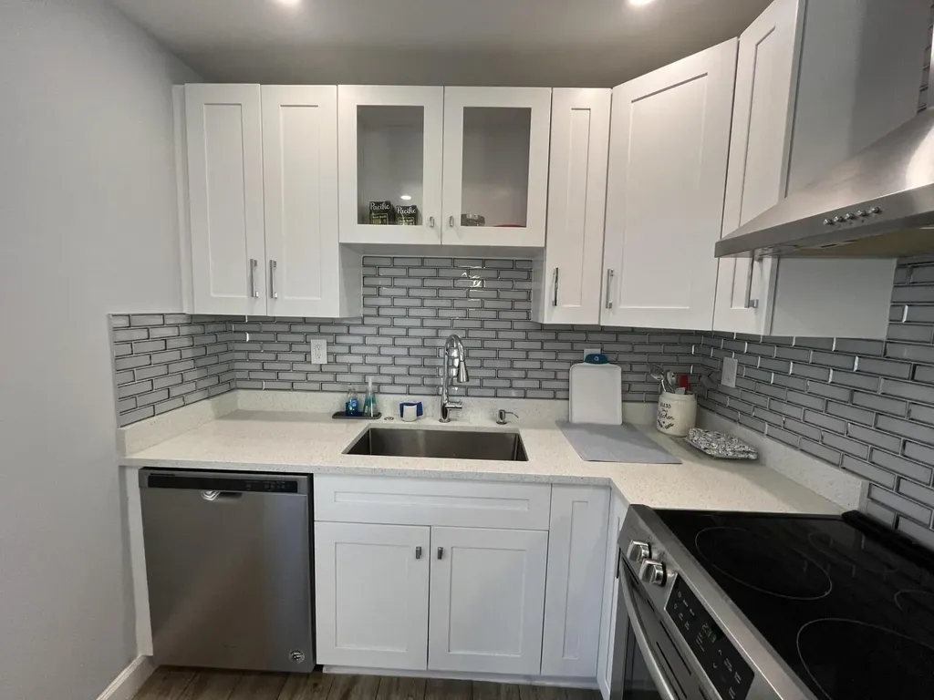 812 Burgundy Delray Beach FL 33484