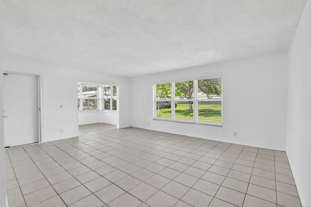 912 South Drive Delray Beach FL 33445