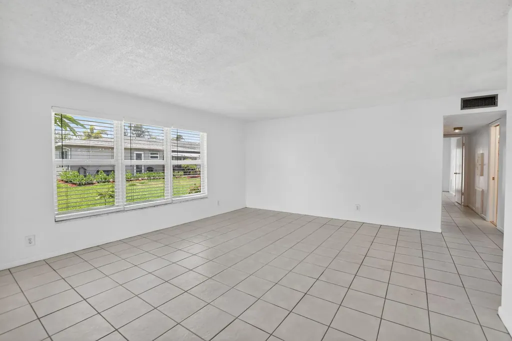 912 South Drive Delray Beach FL 33445