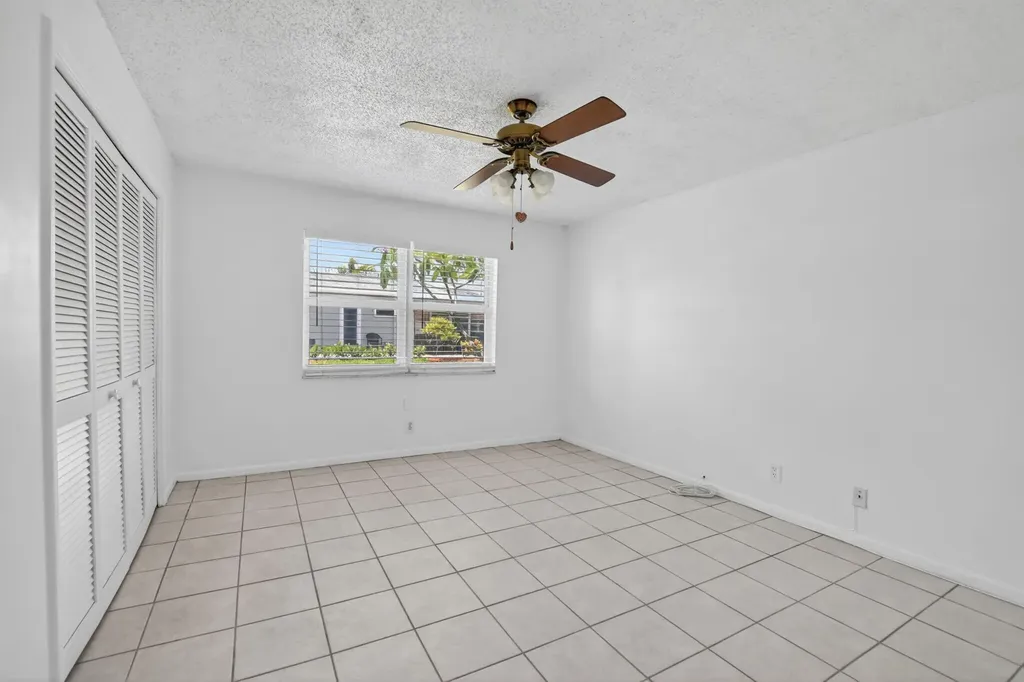 912 South Drive Delray Beach FL 33445