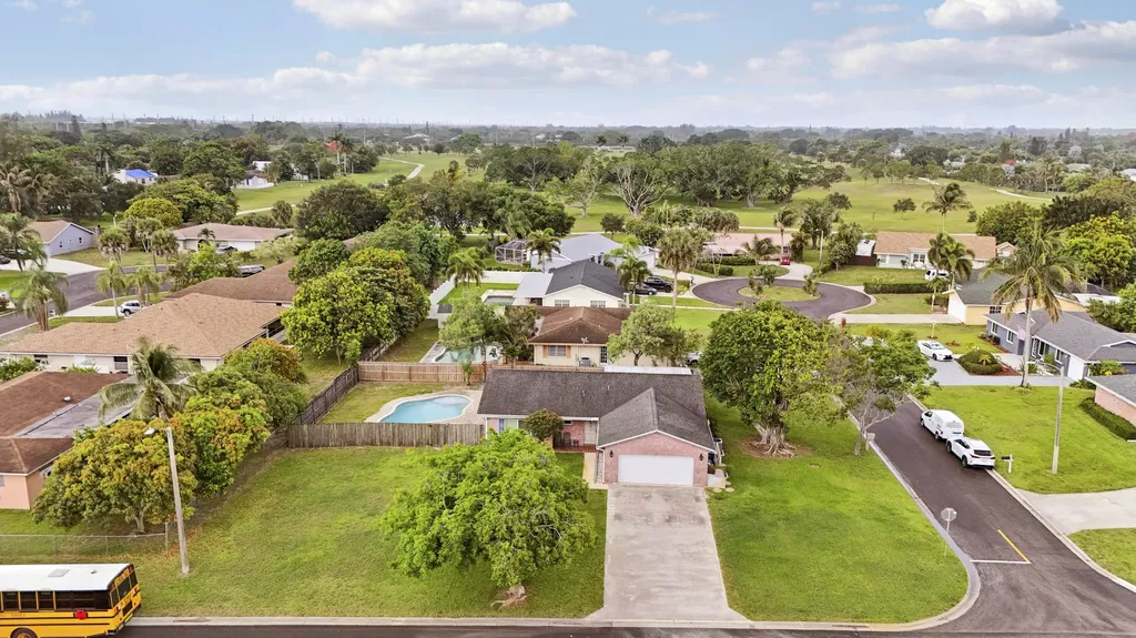 98 Pintail Court Royal Palm Beach FL 33411