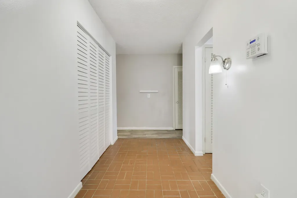 98 Pintail Court Royal Palm Beach FL 33411