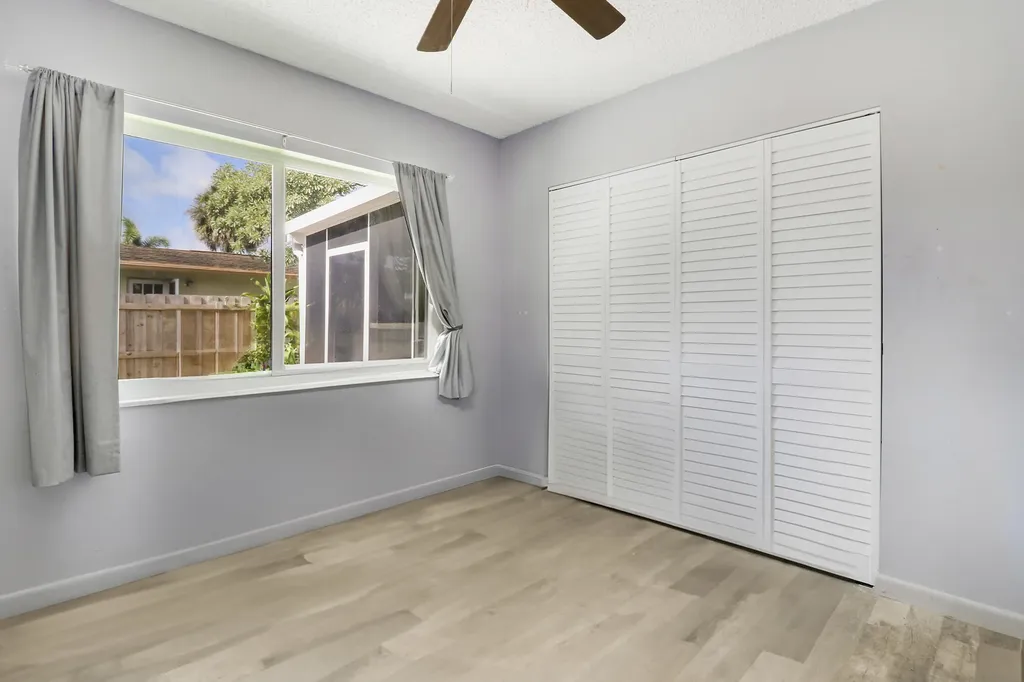 98 Pintail Court Royal Palm Beach FL 33411