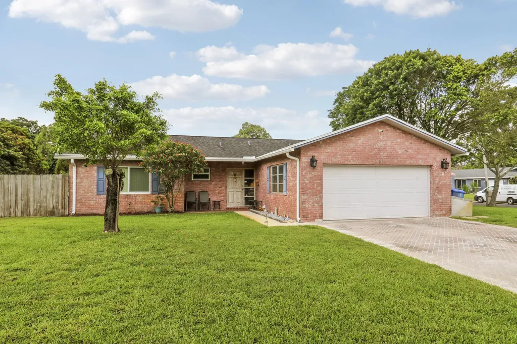 98 Pintail Court Royal Palm Beach FL 33411