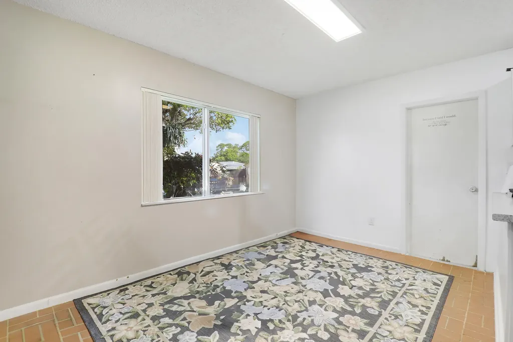 98 Pintail Court Royal Palm Beach FL 33411