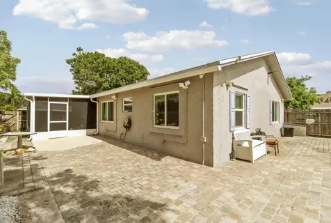 98 Pintail Court Royal Palm Beach FL 33411