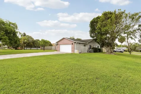 98 Pintail Court Royal Palm Beach FL 33411