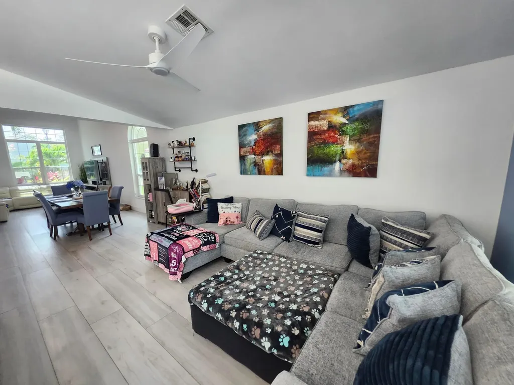 1582 NW 135th Avenue Pembroke Pines FL 33028