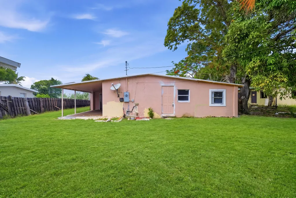 272 NE 42nd Court Deerfield Beach FL 33064