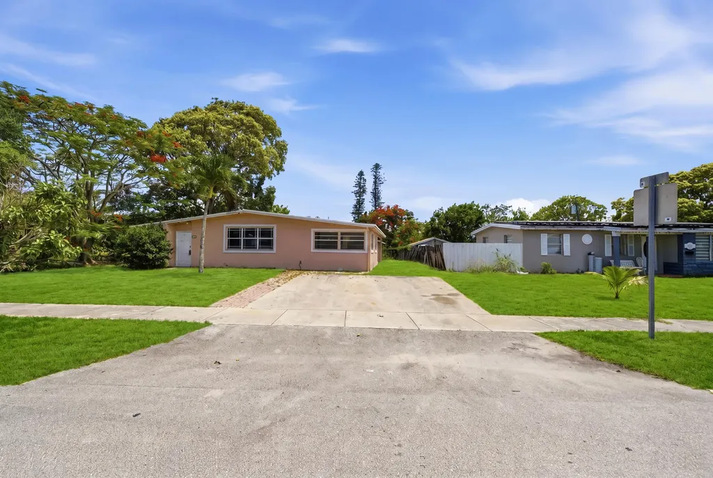 272 NE 42nd Court Deerfield Beach FL 33064
