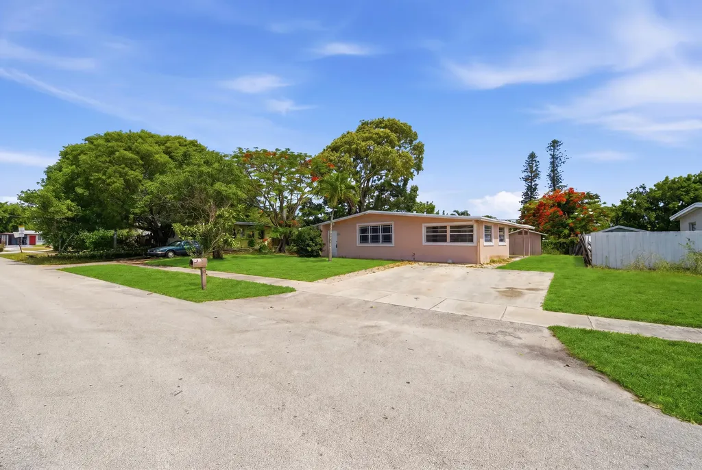 272 NE 42nd Court Deerfield Beach FL 33064