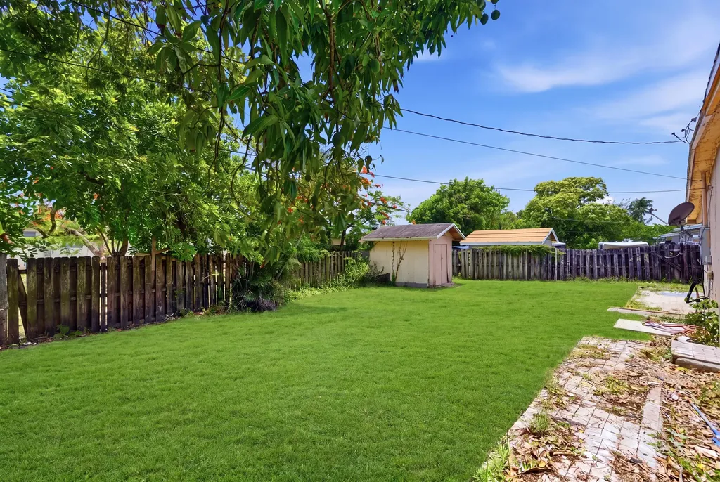 272 NE 42nd Court Deerfield Beach FL 33064