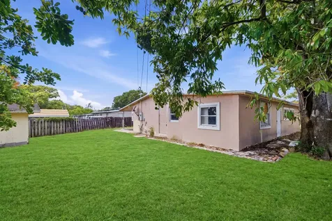 272 NE 42nd Court Deerfield Beach FL 33064