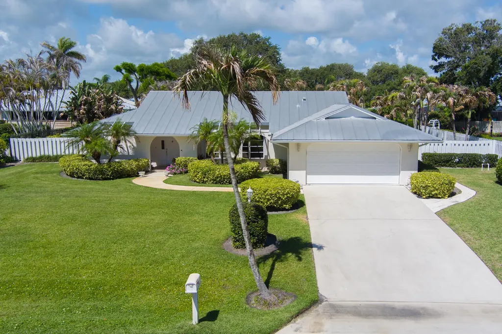 9268 SE Gettysburg Court Hobe Sound FL 33455