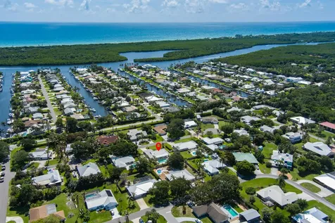 9268 SE Gettysburg Court Hobe Sound FL 33455