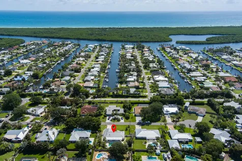 9268 SE Gettysburg Court Hobe Sound FL 33455
