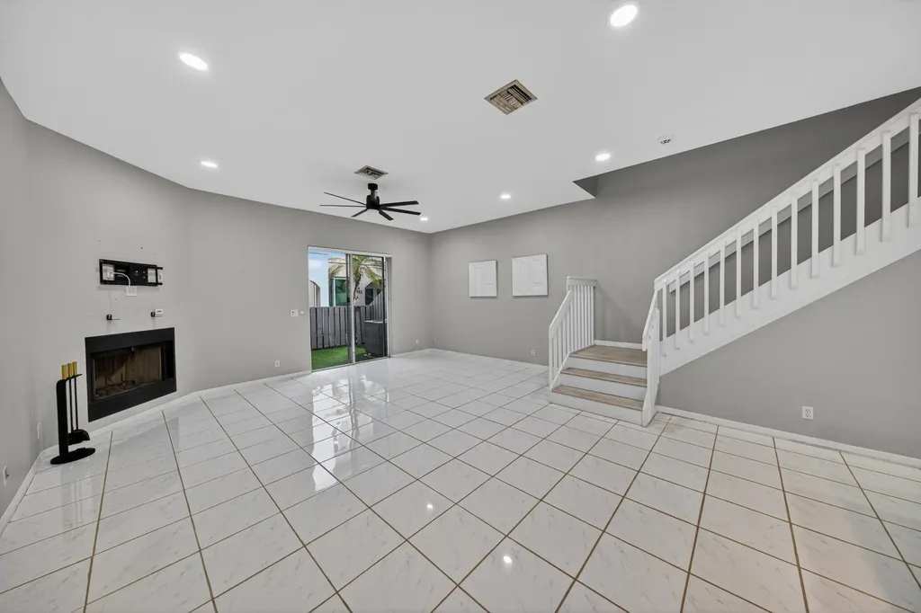 835 NE 17th Way Fort Lauderdale FL 33304