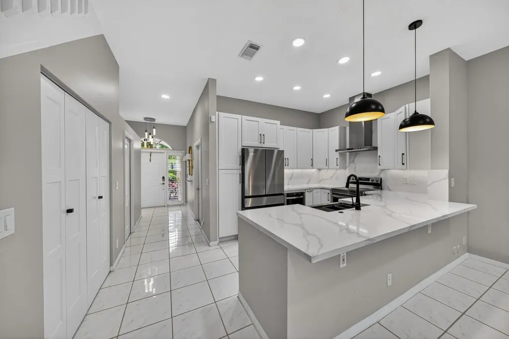 835 NE 17th Way Fort Lauderdale FL 33304