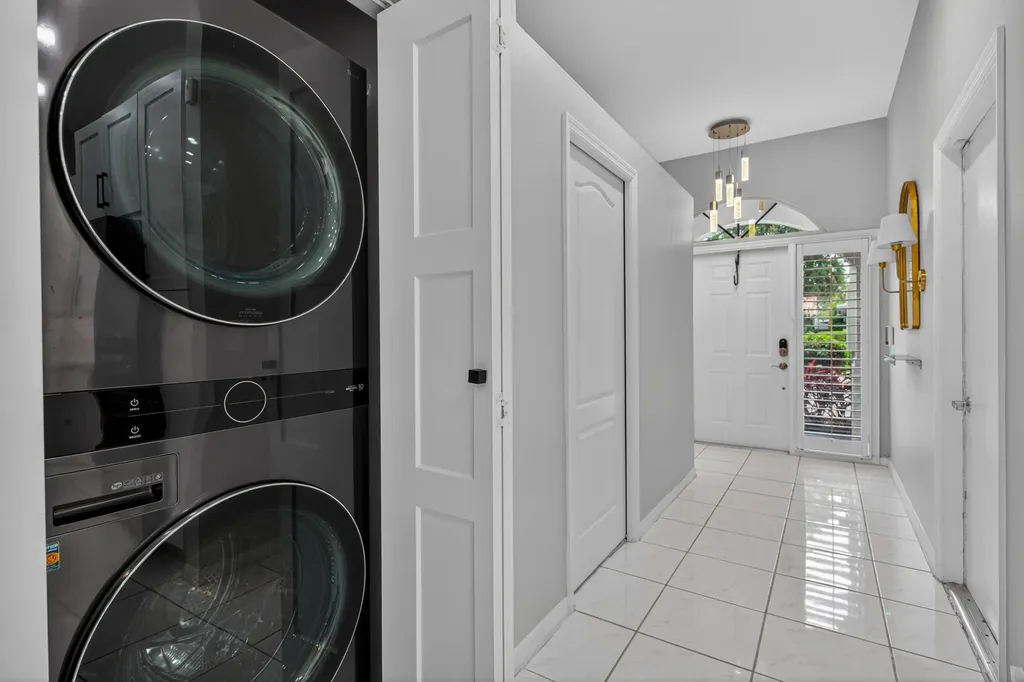 835 NE 17th Way Fort Lauderdale FL 33304
