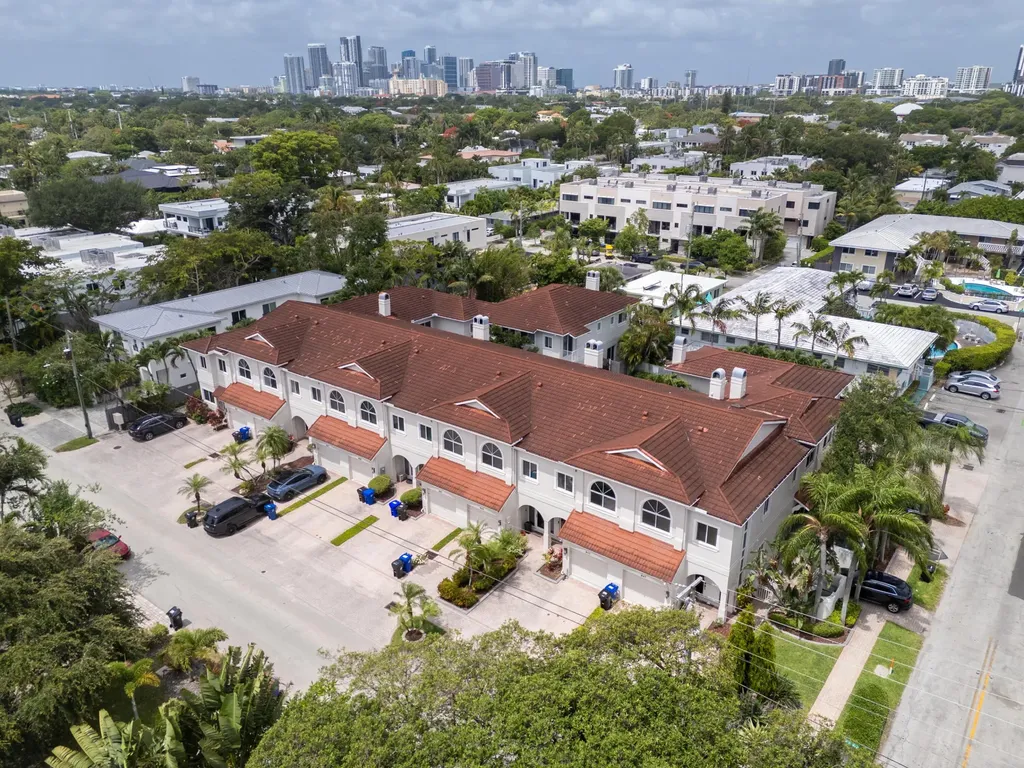 835 NE 17th Way Fort Lauderdale FL 33304