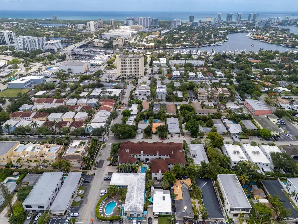 835 NE 17th Way Fort Lauderdale FL 33304