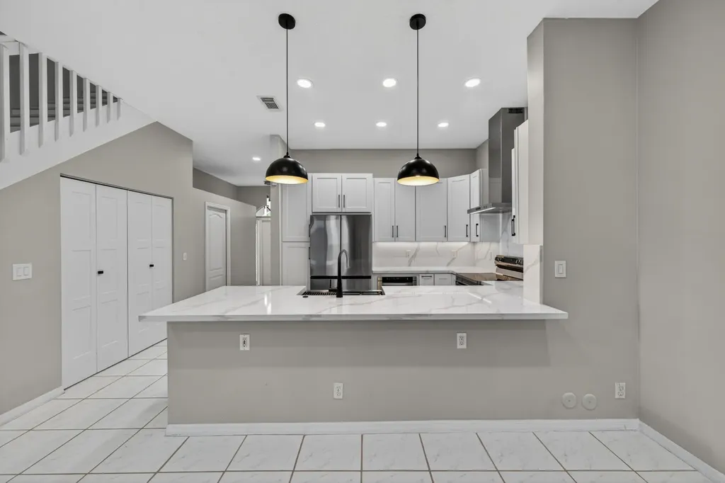 835 NE 17th Way Fort Lauderdale FL 33304