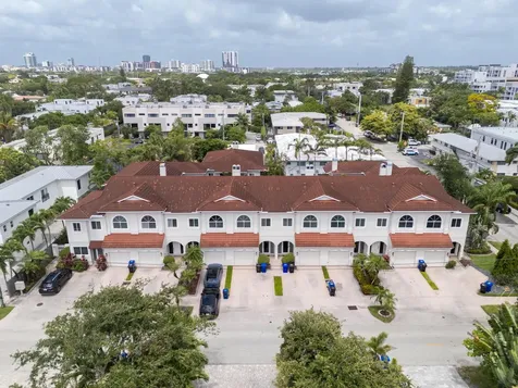 835 NE 17th Way Fort Lauderdale FL 33304
