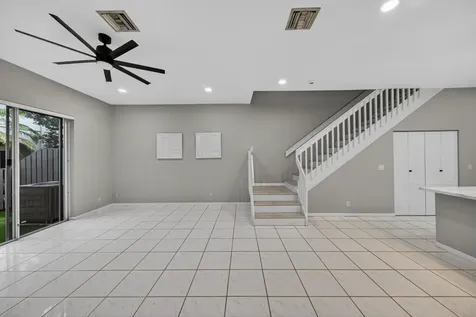 835 NE 17th Way Fort Lauderdale FL 33304