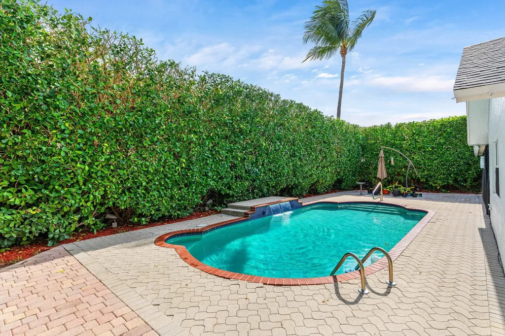 1515 Gallinule Drive Delray Beach FL 33444