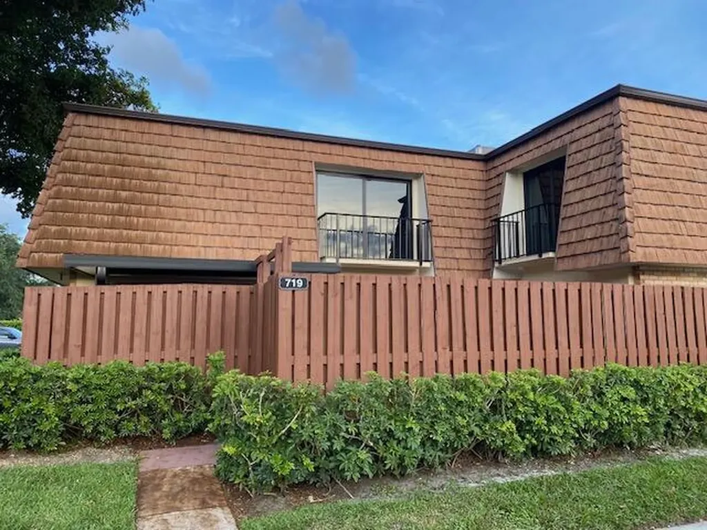 719 7th Lane Greenacres FL 33463
