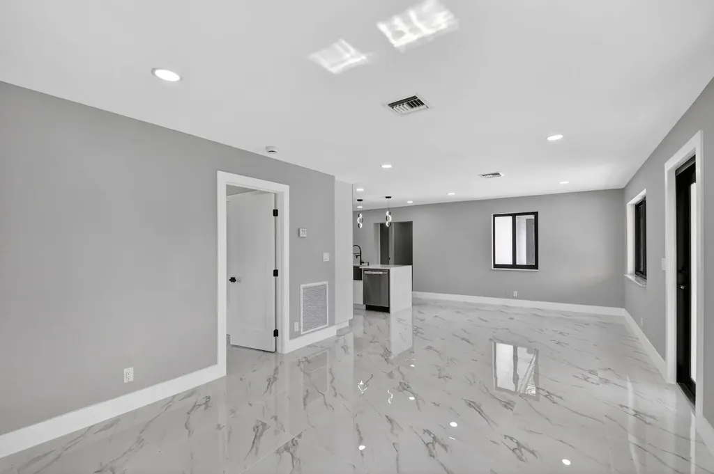 3192 Riddle Road West Palm Beach FL 33406