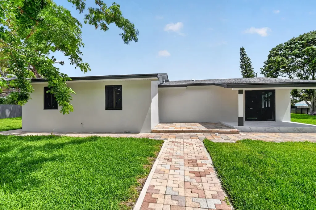 3192 Riddle Road West Palm Beach FL 33406