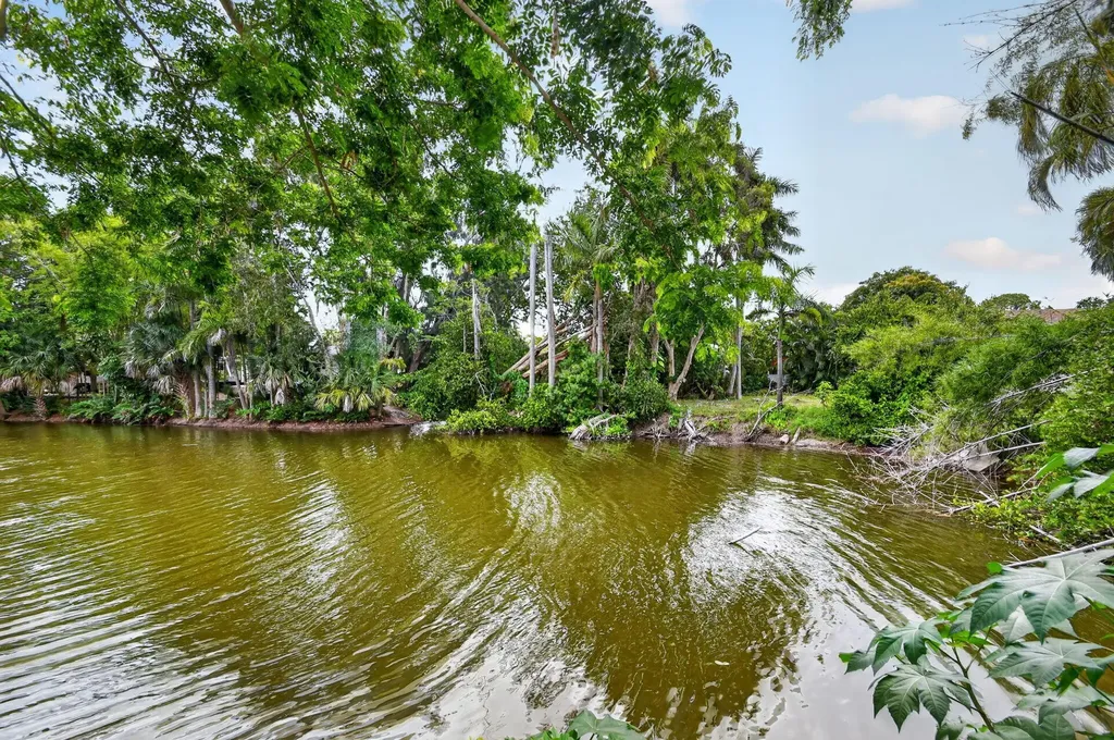 3192 Riddle Road West Palm Beach FL 33406