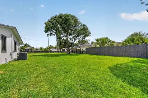 3192 Riddle Road West Palm Beach FL 33406