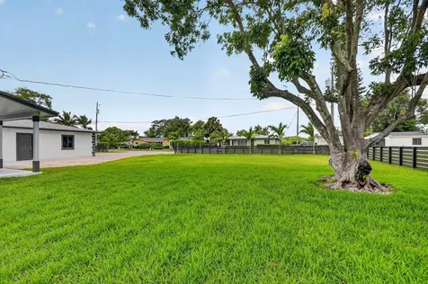 3192 Riddle Road West Palm Beach FL 33406