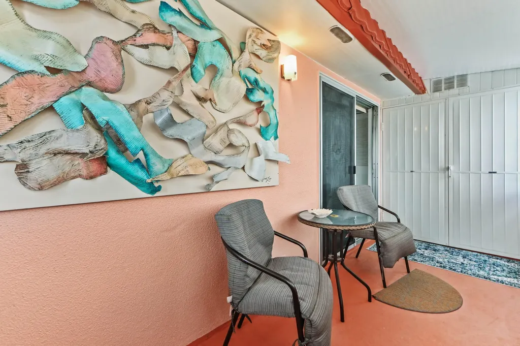 38 Saxony Delray Beach FL 33446