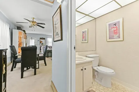 38 Saxony Delray Beach FL 33446