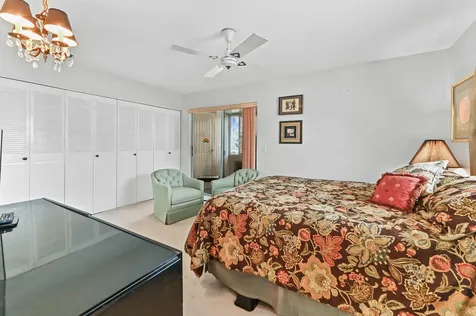 38 Saxony Delray Beach FL 33446