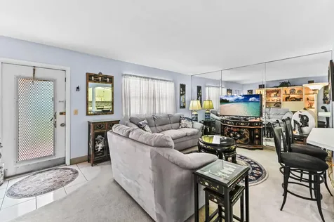 38 Saxony Delray Beach FL 33446